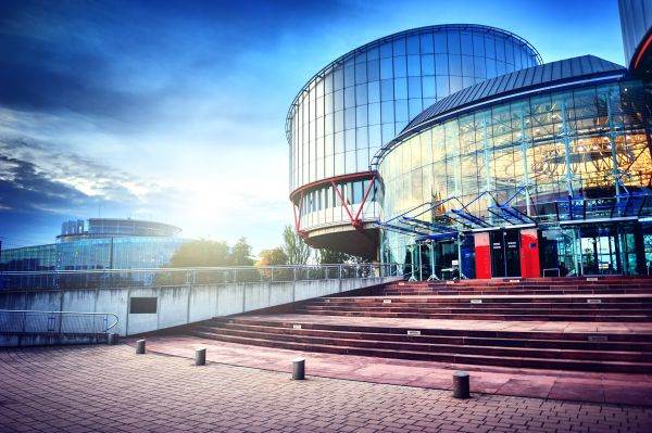 CEDO condamnă Polonia după desemnarea neconformă a unui judecător al Curţii Constituţionale