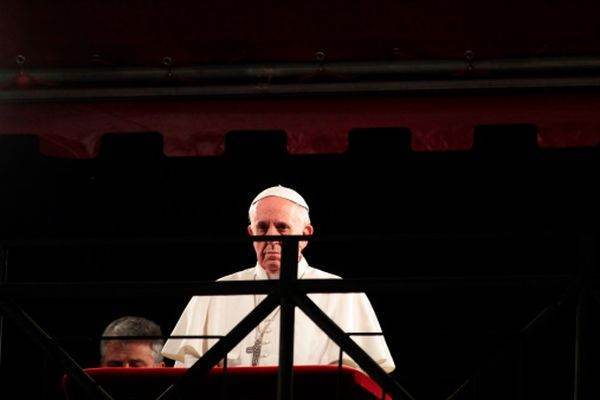 Papa Francisc cere suspendarea drepturilor de proprietate asupra vaccinurilor COVID