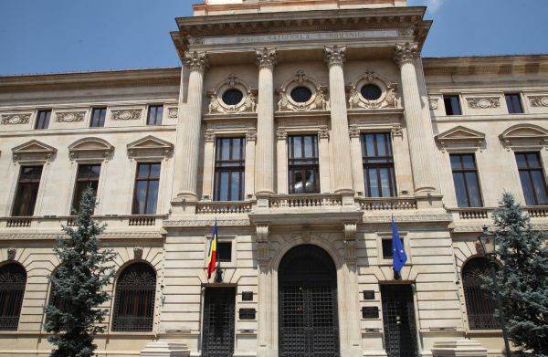 Viorica Dăncilă şi Ioan Mircea Paşcu, consultanţi în cadrul BNR