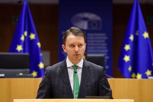 "Cerem Comisiei Europene o mai mare transparenţă în dialogul cu Parlamentul European privind evaluarea planurilor naţionale de redresare şi rezilienţă"