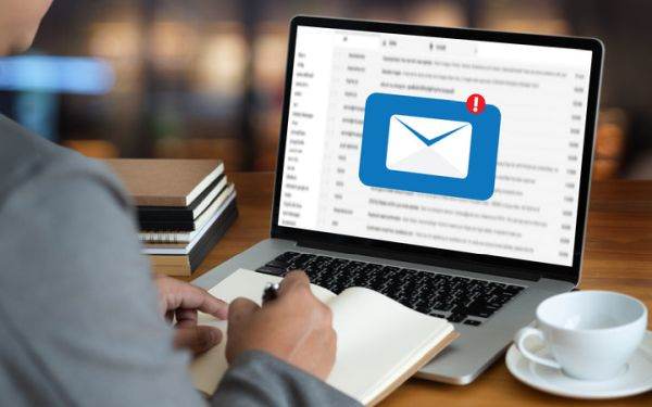 CERT-RO avertizează asupra unui val de atacuri de tip sextortion via e-mail în România