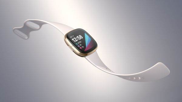 Fitbit Sense review: ceasul inteligent care îmbină fitnessul cu lifestyle-ul