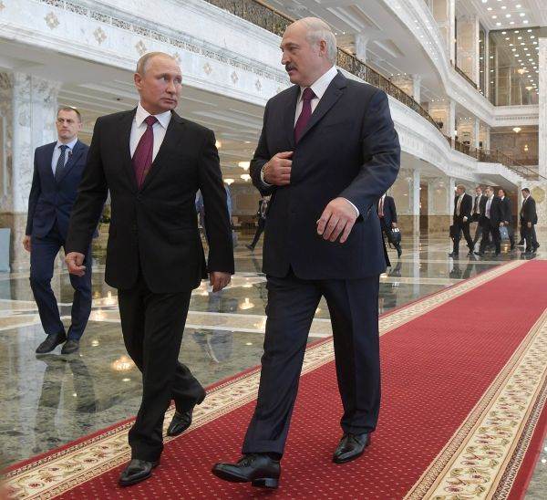 Putin se întâlneşte cu Lukaşenko la Soci