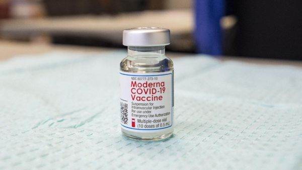 128.400 doze de vaccin Moderna sosesc astăzi în ţară