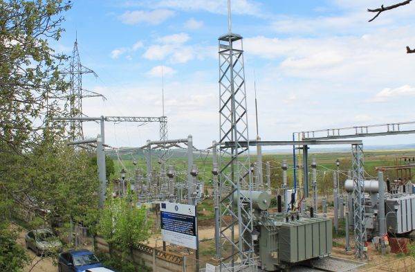 Finalizează un proiect cu finanţare europeană prin care au fost modernizate trei staţii de transformare din judeţul Iaşi