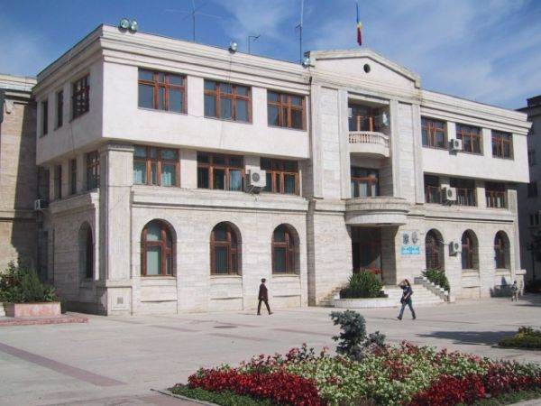 Primarul din Focşani susţine că, din 2 iunie, Primăria se va închide întrucât bugetul oraşului a fost invalidat