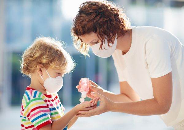 Guvernul lansează un program care va analiza efectele pandemiei COVID-19 asupra copiilor