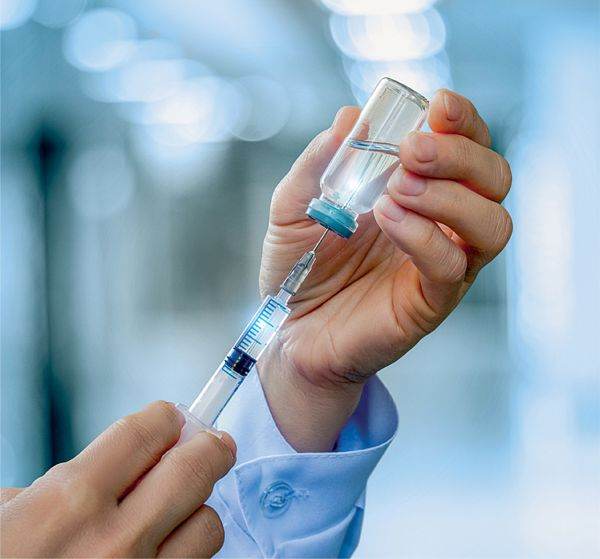 Franţa îşi deschide campania de vaccinare pentru toţi rezidenţii adulţi