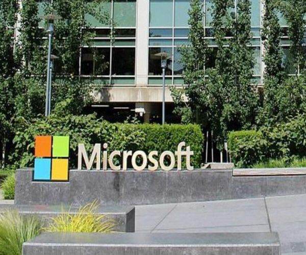 În viziunea Microsoft, rolul dezvoltatorilor de software a devenit unul extrem de important