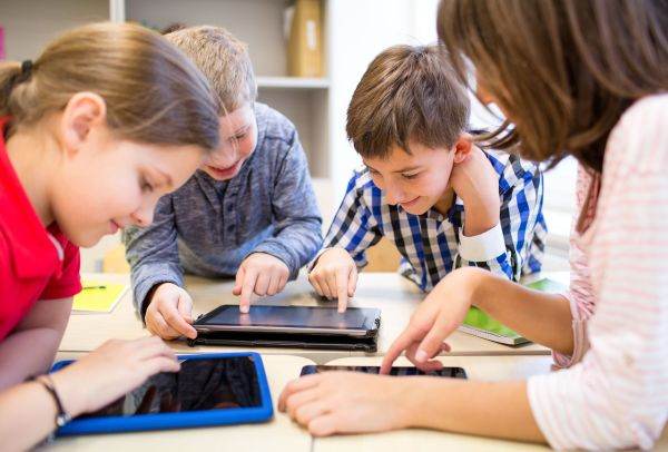 Satisfacţie pentru elevi: pot acorda feedback profesorilor