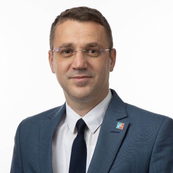 Deputatul USR PLUS Alin Apostol a depus în Parlament proiectul de lege pentru instituirea profesiei de asistent în educaţie timpurie