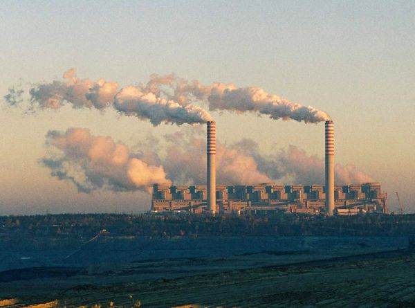 Polonia intenţionează să închidă cea mai poluantă termocentrală din Europa