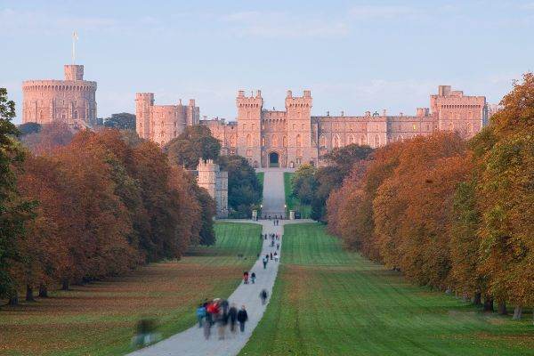 Joe Biden a fost primit de regina Elizabeth a II-a la Castelul Windsor