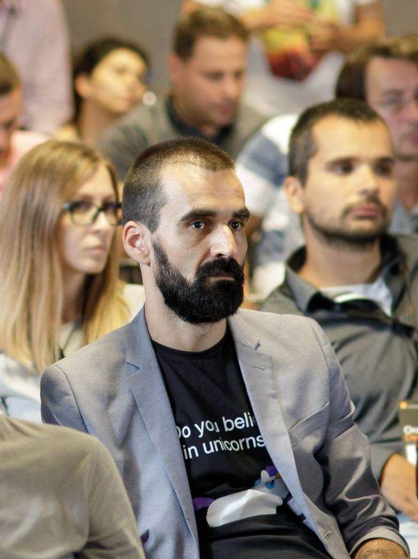 "Ameninţările cibernetice cu mari şanse de reuşită vizează factorul uman"