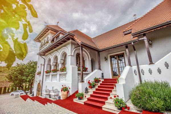Tradiţii româneşti şi expoziţie de ii la Casa Timiş din Prahova