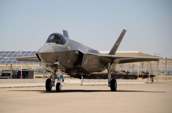 Guvernul Elveţiei vrea să achiziţioneze 36 de avioane militare americane F-35A