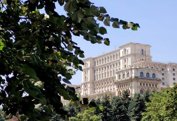 Parlamentul, în vacanţă până la 1 septembrie