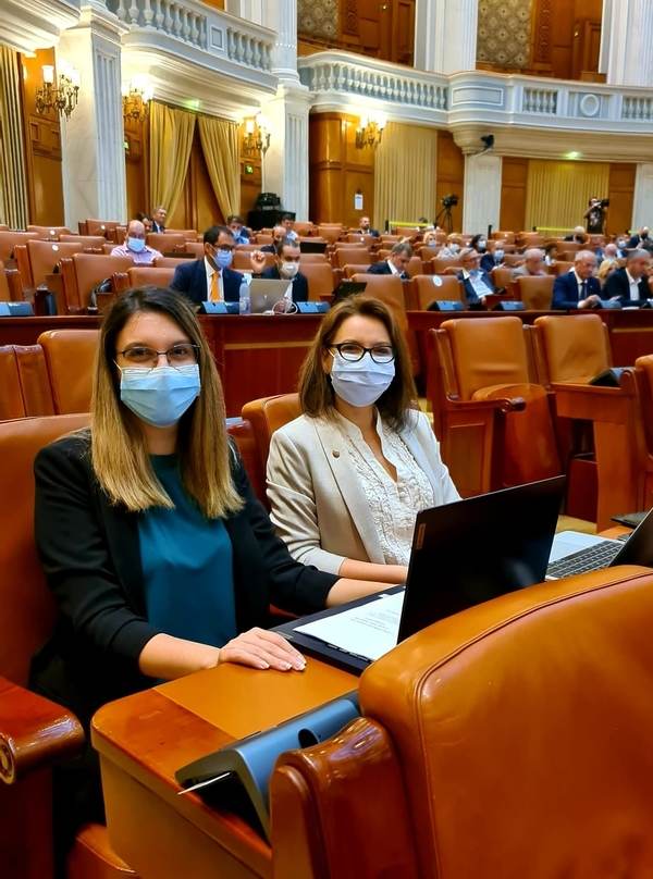 USR PLUS a depus în Parlament un proiect pentru asigurarea accesului cetăţenilor la informaţiile referitoare la fondul forestier