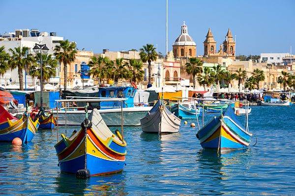 Malta îşi redeschide frontierele pentru persoanele nevaccinate, dar este obligatorie carantina