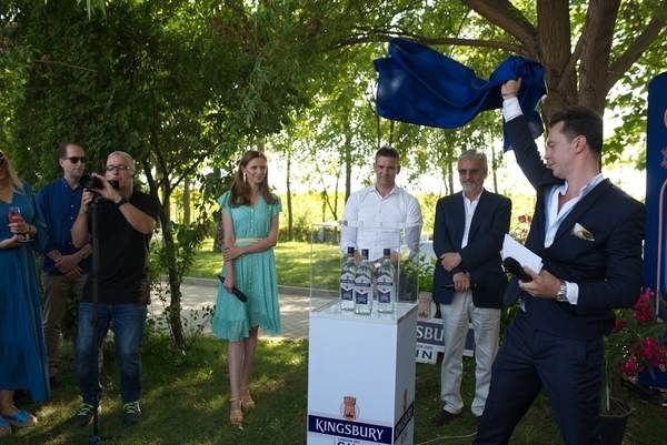 Alexandrion Group lansează un produs, simultan, în România şi străinătate 