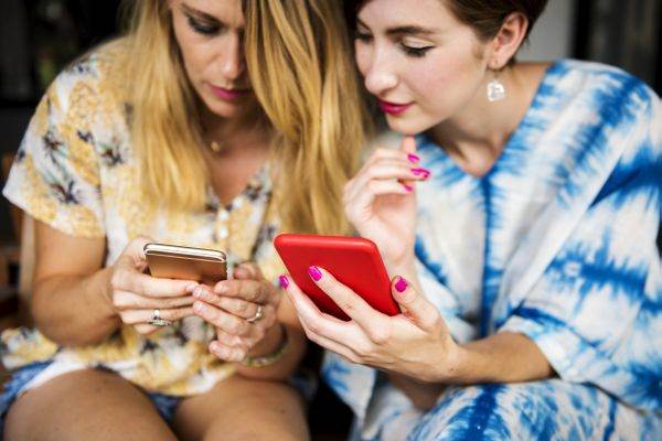 Repoziţionări importante pe piaţa telefoanelor inteligente