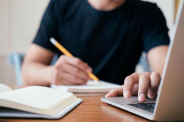72,90% - rata de promovare la examenul naţional pentru definitivare în învăţământ