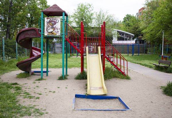 Trei locuri de joacă, reabilitate cu aproape 2,5 milioane de lei