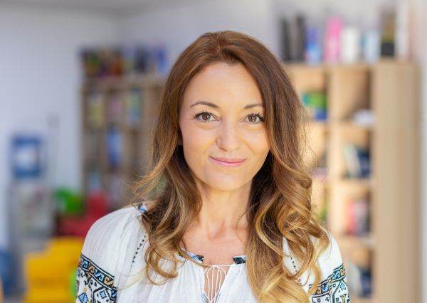 "Inerţia şi teama de necunoscut frânează educaţia mai mult decât o conexiune slabă la internet"