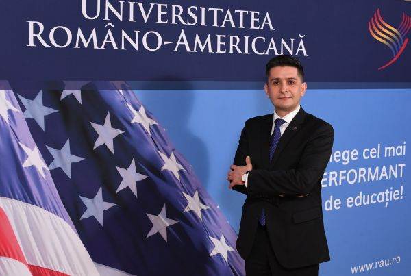"Imposibil să mai vorbim de o revenire, în aceiaşi parametri, la viaţa de dinaintea pandemiei"