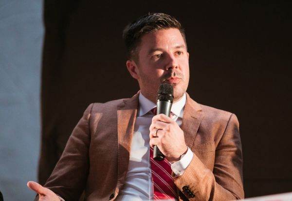 (Interviu cu Andrei Niculescu, Directorul General al Editurii Niculescu)
