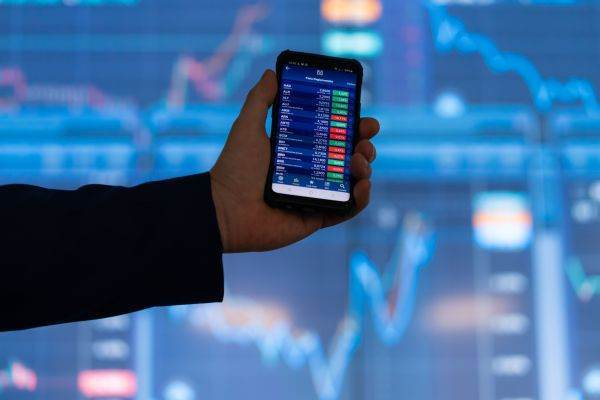 Fondatorii One United au cumpărat 0,8 milioane de acţiuni ale companiei