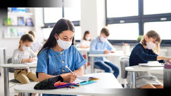 Ministrul Educaţiei: "Luăm în considerare evoluţii epidemiologice complet atipice"