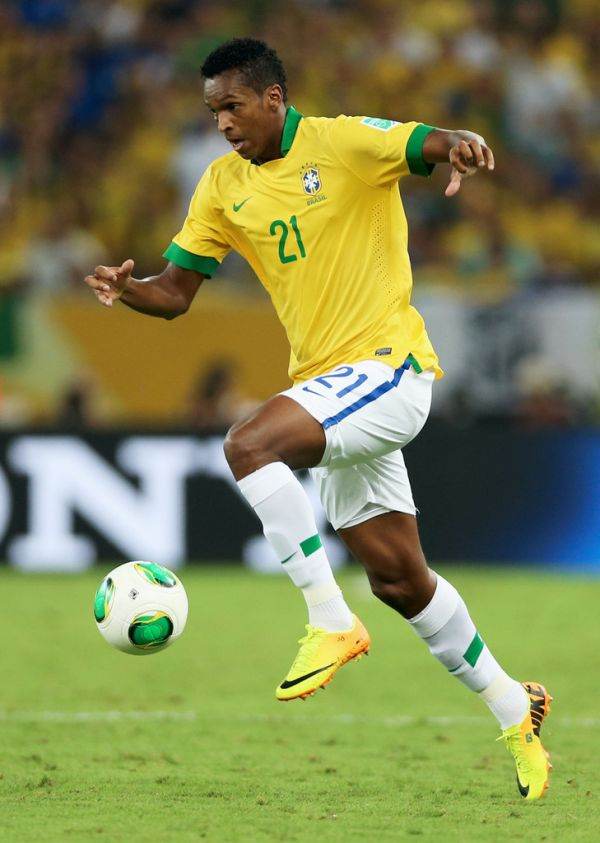 Brazilia şi-a apărat titlul la fotbal
