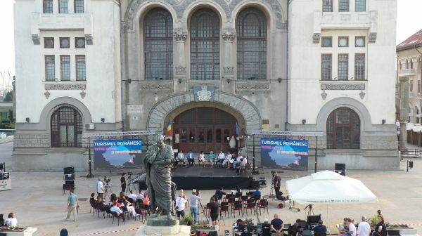 Sezonul estival trebuie să dureze minim 9 luni 