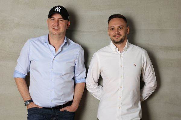 Radu Savopol şi Lucian Bădilă, fondatorii 5 to go