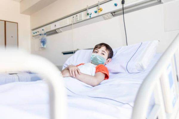 Copiii sunt victimele din ce în ce mai frecvente ale variantei Delta