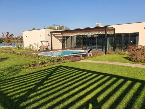Piaţa piscinelor - unul dintre câştigătorii crizei