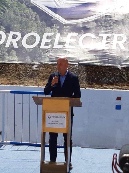 Hidroelectrica a finalizat procedura de umplere a Lacului Gura Apelor