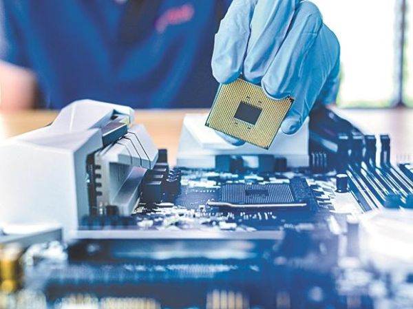 Criza semiconductorilor ar putea reduce producţia auto globală cu 7,1 milioane de vehicule
