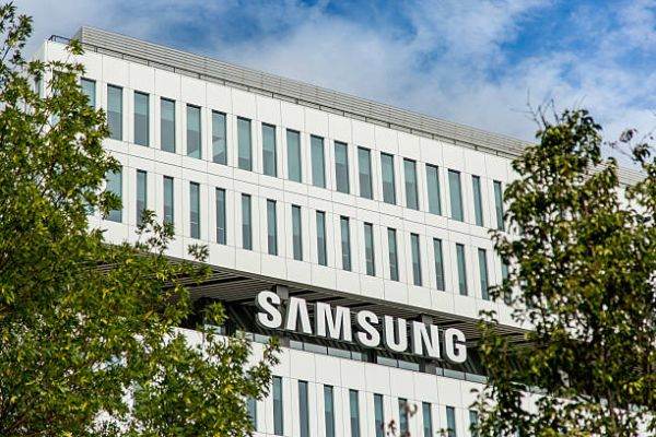 Samsung Electronics anunţă investiţii de 206 miliarde de dolari în următorii trei ani 