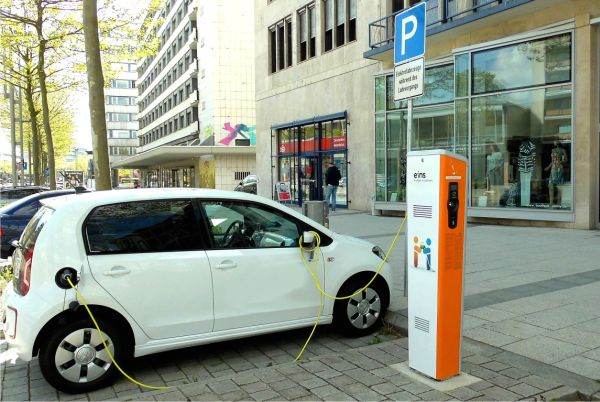 Autovehicule electrice şi hibrid, achiziţionate prin Rabla Plus