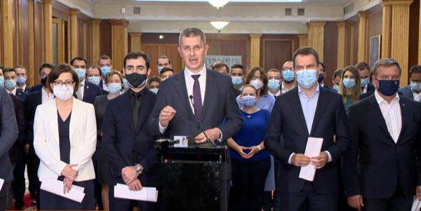 Miniştrii USR PLUS demisionează din Guvern