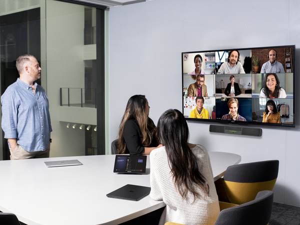Microsoft şi LinkedIn dezvoltă noi soluţii pentru a facilita munca pe modelul hibrid