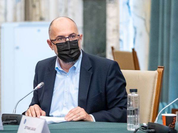 "Un guvern minoritar ar fi o soluţie extrem de riscantă"