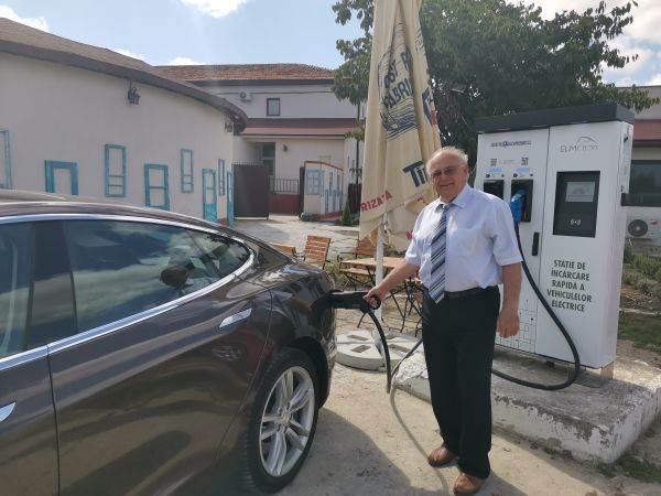 Staţiile Electromagnetica pentru încărcarea maşinilor electrice au ajuns şi pe Litoral