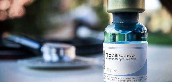 Ministerul Sănătăţii a finalizat o achiziţie pentru 10.600 de flacoane de Tocilizumab pentru tratarea formelor grave de COVID-19