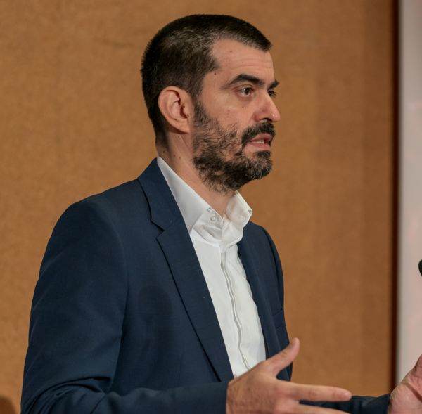 "Listarea are şi avantajul disponibilităţii instrumentelor de finanţare continuă"