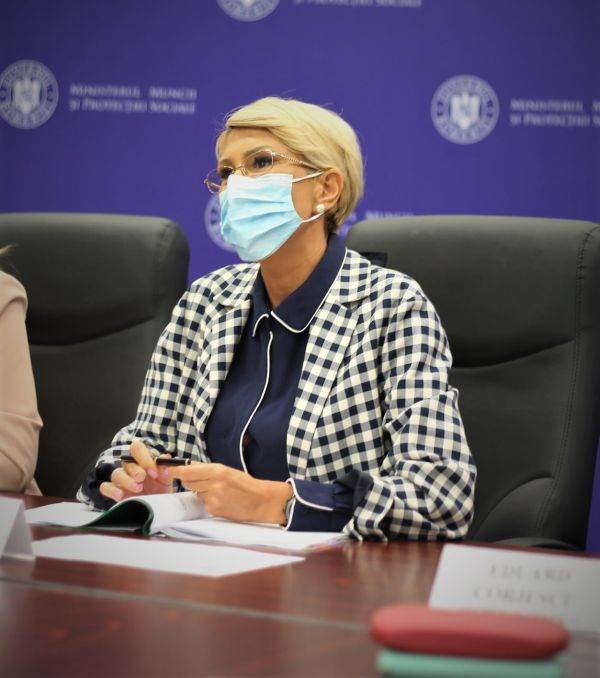 ''Îmi doresc să nu găsim scuze şi să facem eforturi maxime ca Legea consumatorului vulnerabil să se aplice de la 1 noiembrie''