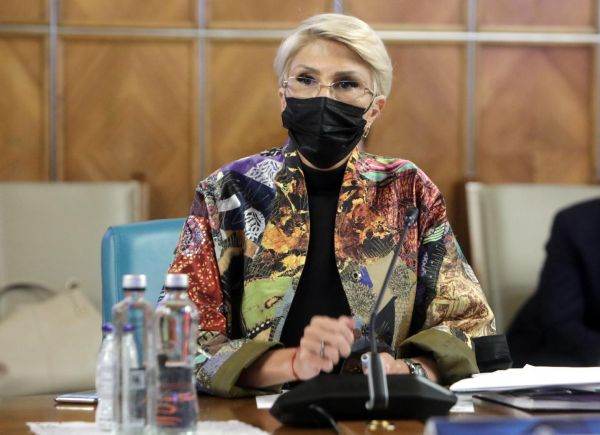 ''Guvernul va aproba luni majorarea salariului minim şi compensarea facturilor la energie''