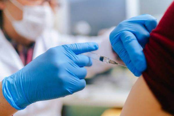 Israelul afirmă că a depăşit valul patru al pandemiei cu ajutorul dozei a treia de vaccin